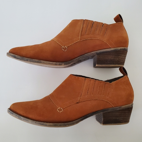 STEVE MADDEN Women Sz 9 AUCKLAND Western Cognac Leather Booties Cuban Heels EUC - Picture 2 of 14